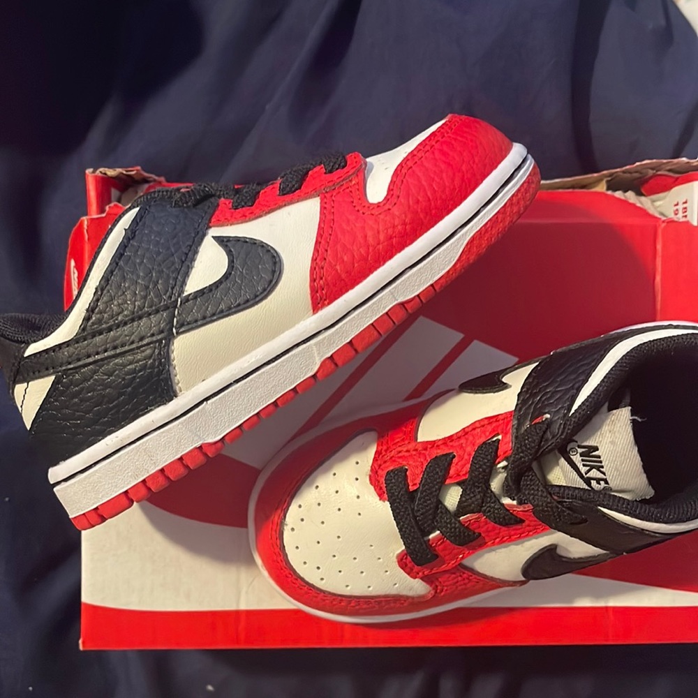 Toddler Nike dunk low sail/black-black Chile red 8C